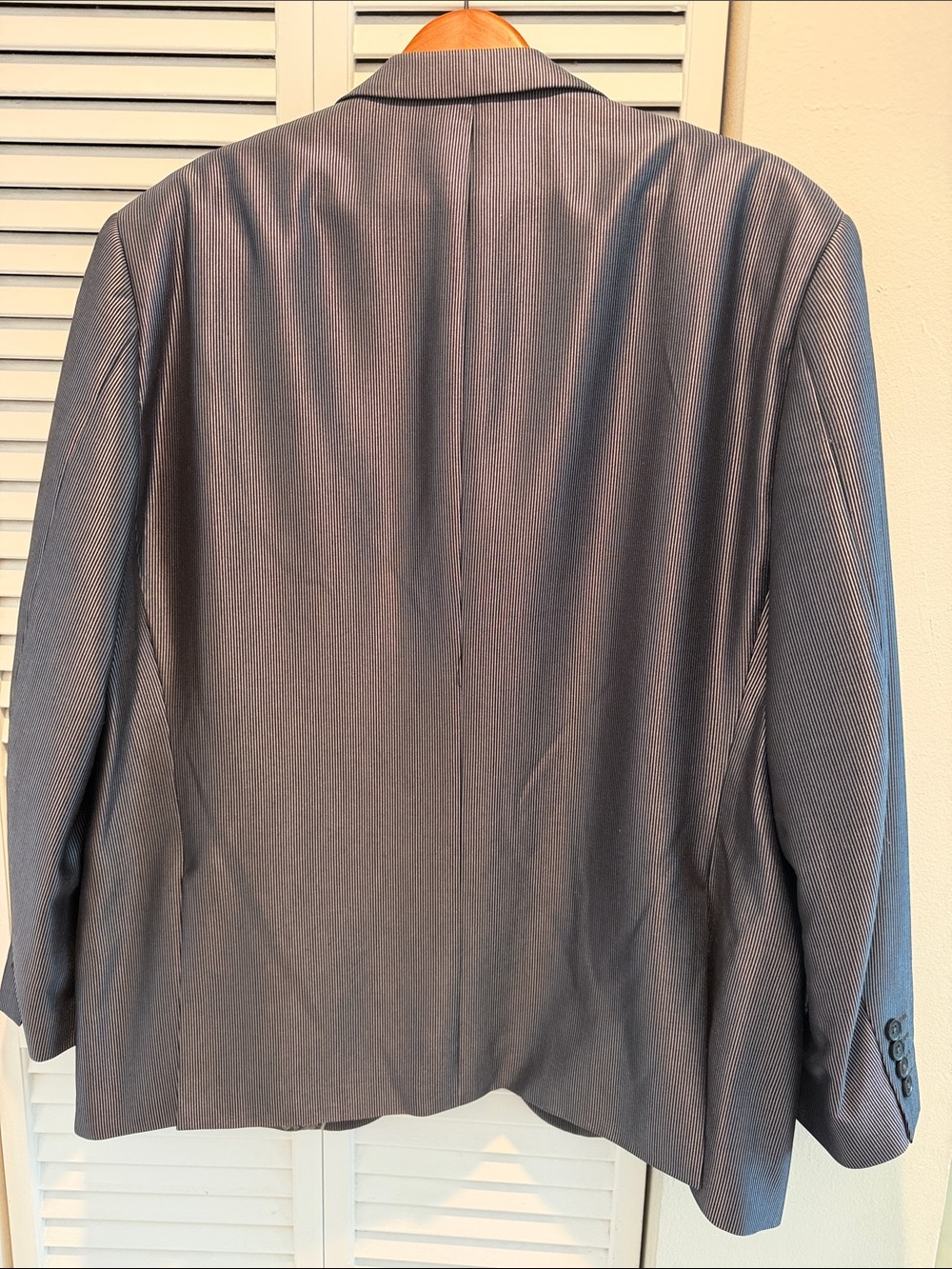 Men's Gray/Silver Pinstripe Sport Coat 48R - Picture 2 of 5